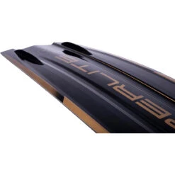 Hyperlite Rusty Pro Wakeboard - 2023 8 Hyperlite Rusty Pro Wakeboard - 2023 -Cheap Ronix Ride Store 2023 Hyperlite RUSTY PRO Wakeboard DETAIL 1 17024.1664980837